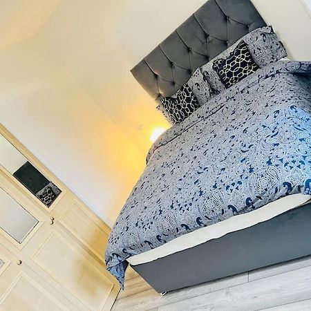 Superb 2 Bedroom Apartment With Free Parking エディンバラ エクステリア 写真