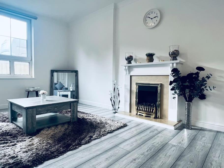 Superb 2 Bedroom Apartment With Free Parking エディンバラ エクステリア 写真