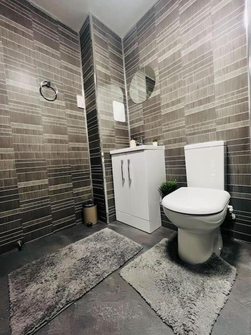 Superb 2 Bedroom Apartment With Free Parking エディンバラ エクステリア 写真